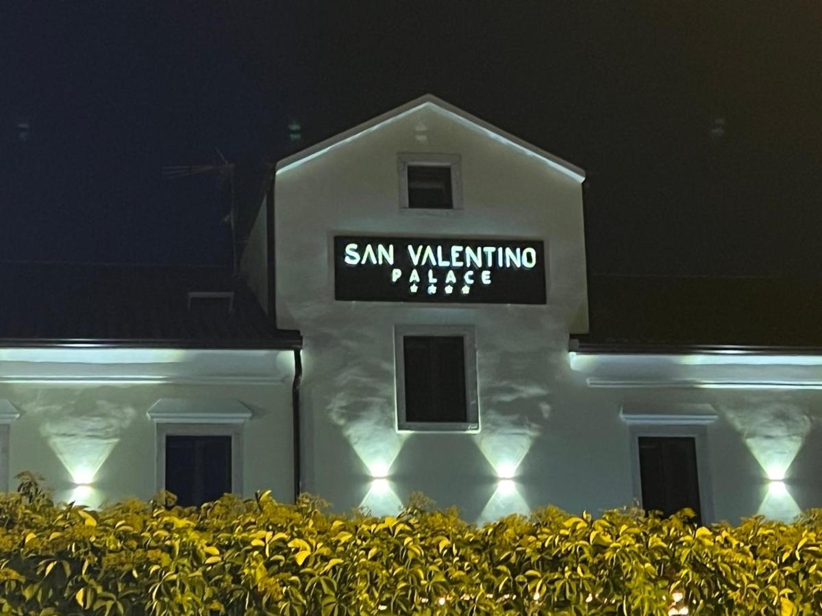 Hotel Palace San Valentino ウマグ エクステリア 写真